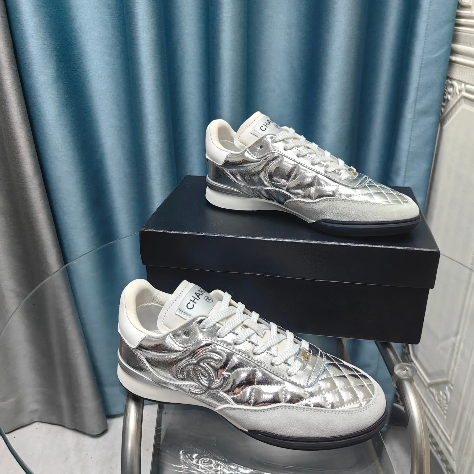 👟👟Ex-factory price 520👟👟 Women's Shoes Women's Clothing Women's Shoes Factory Chanel Chanel - 2024 Counter Top Casual Sports Shoes This classic design; the upper is electro-embroidered with a variety of techniques; the outsole is fashionable and sporty; it is unusual to incorporate a variety of color matching elements... The diversified mix and match is very beautiful and versatile, and can be used for leisure, fashion, sports and outdoor... ꫛꫀꪝ Go➫ Material: ❶The upper is made of: original imported mixed-breed sheep ❷The inner lining is made of: the original imported breathable sheepskin ❸The outsole is based on: original T👟👟factory price U outsole. Counter boutique packaging complete set for women 35–41